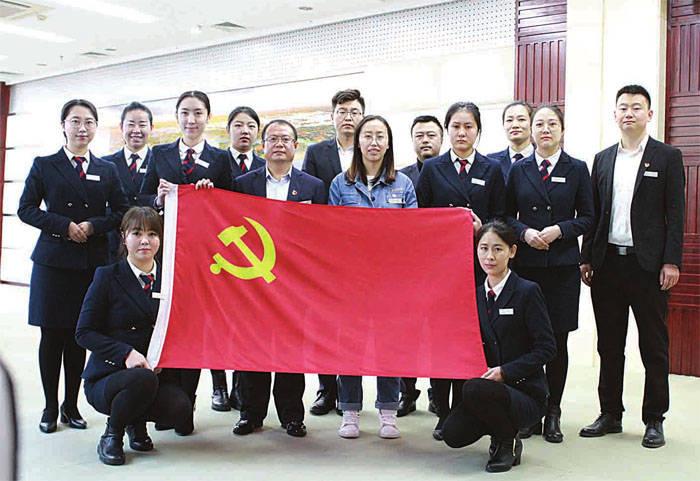 收评｜沪指失守2800点 两市近5200只股票下跌