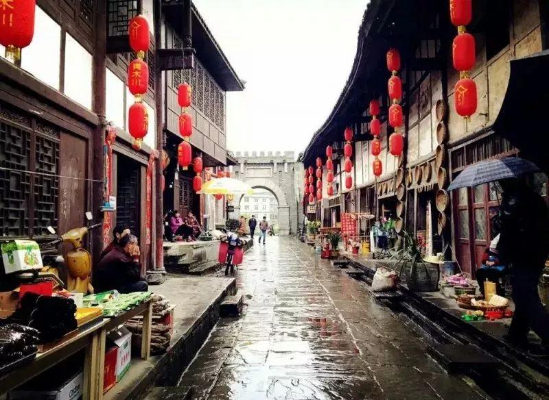 拿破仑文选这本书，说的是拿破仑兵法吗？教人带兵打仗吗？等于孙子兵法？